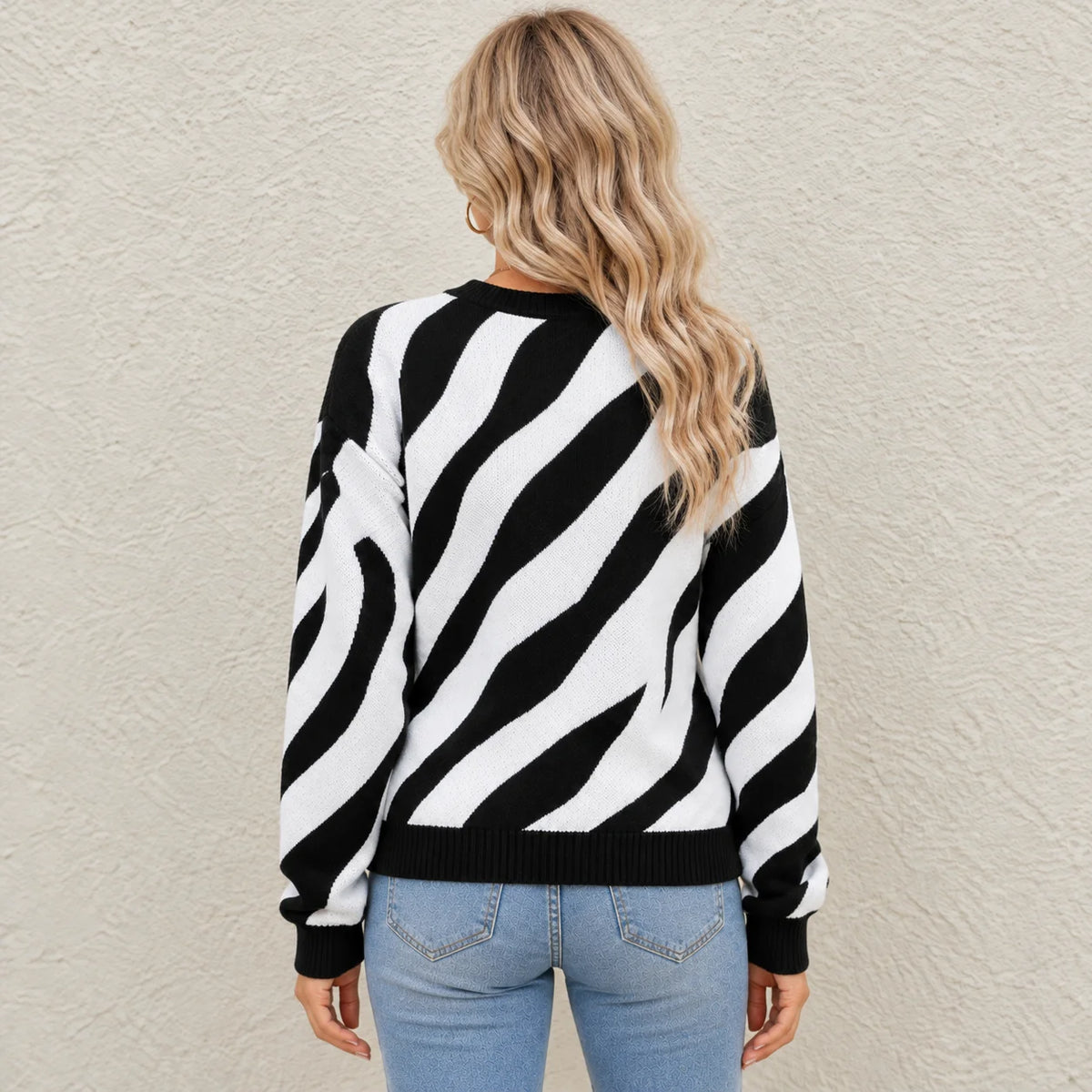 Camille Damen Chic Abstract Pullover