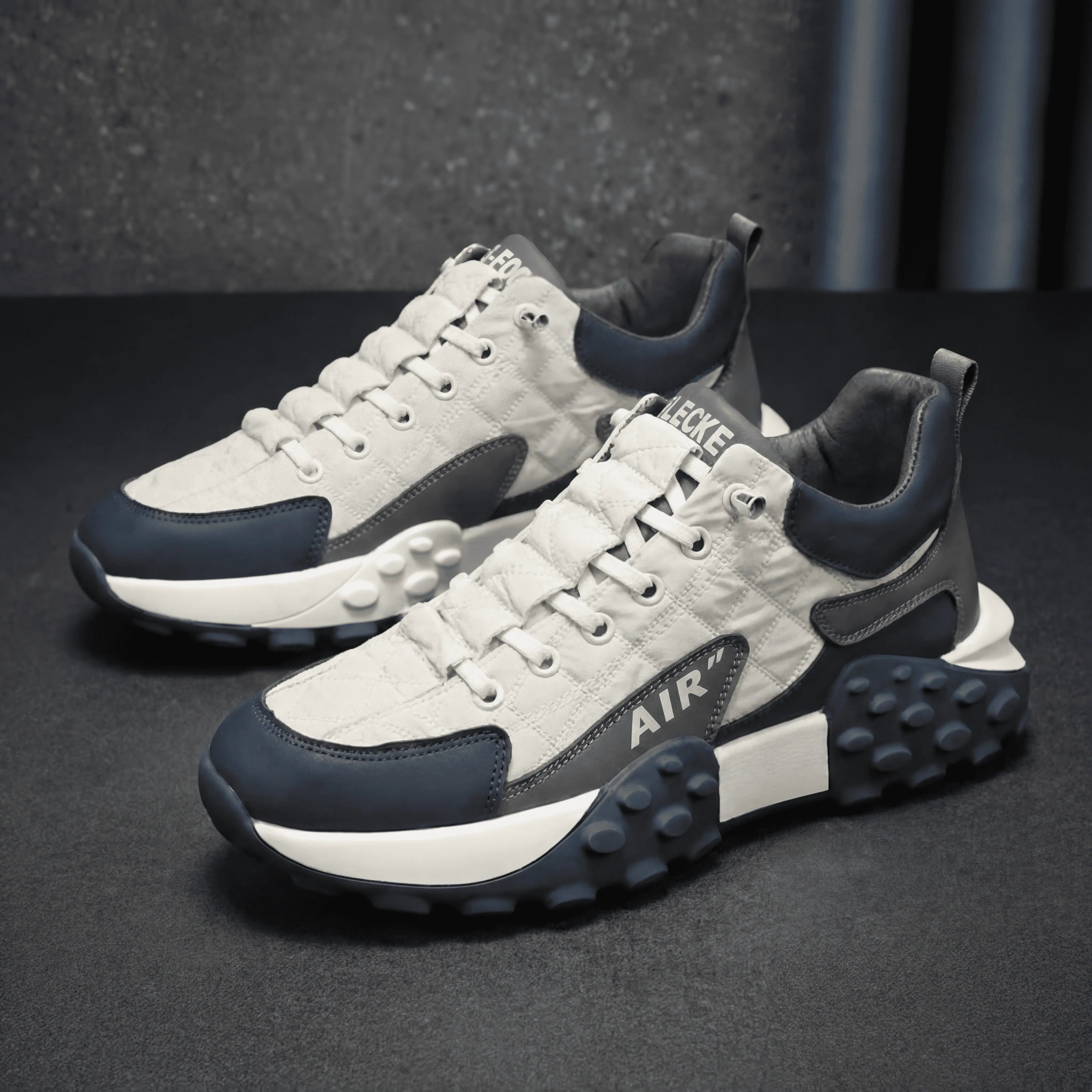 Bequeme und strapazierfähige Sneaker – Air Cross