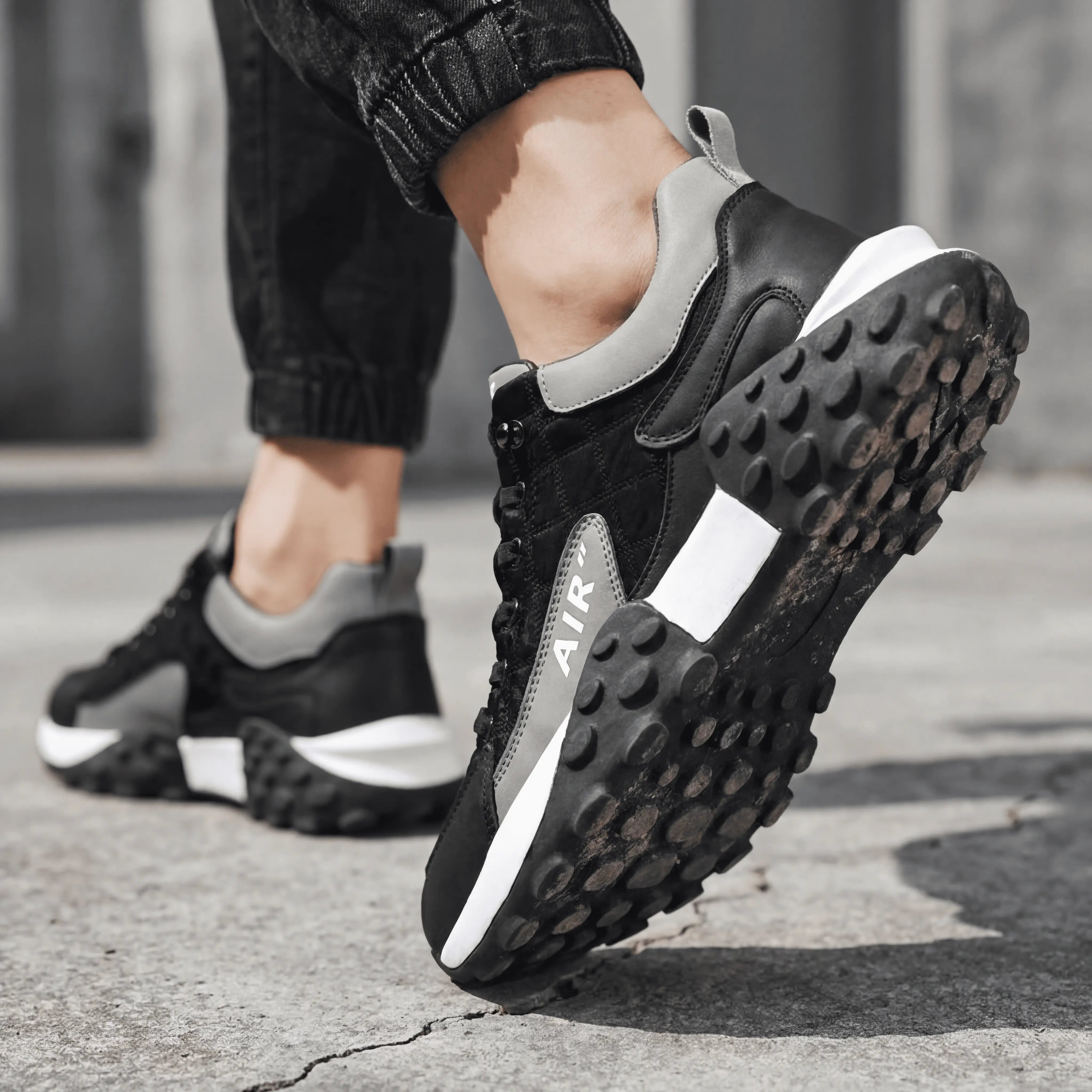 Bequeme und strapazierfähige Sneaker – Air Cross